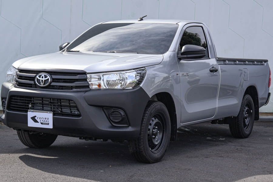 TOYOTA HILUX 2025 - 3666